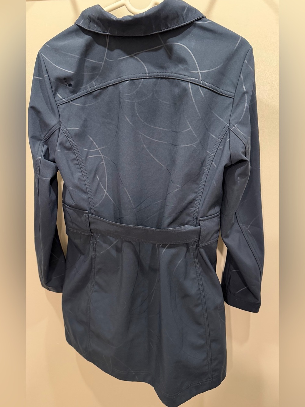LOLE Women’s Midseason Rain Jacket - Picture 3 of 8